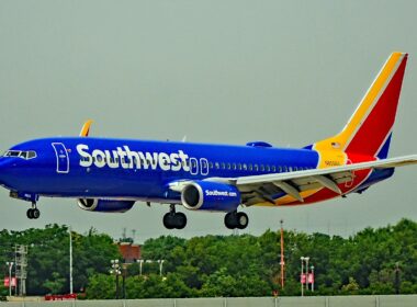 Southwest Airlines Boeing 737-800 N8555Z